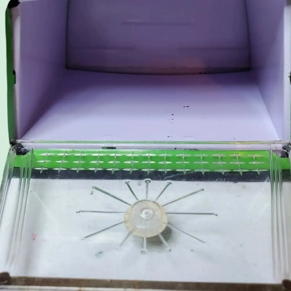 Vintage Super Deluxe green tin toy stove - Picture 2 of 7